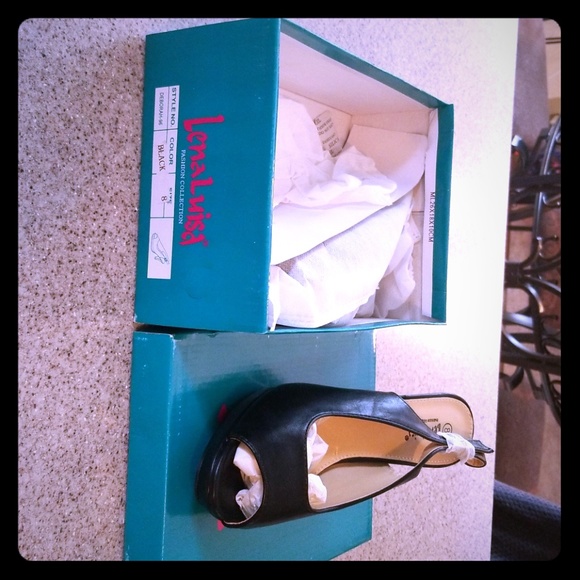 Black heels - Picture 1 of 4